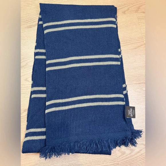 Universal Studios The Wizarding World of Harry Potter Authentic Ravenclaw Scarf - Picture 1 of 6